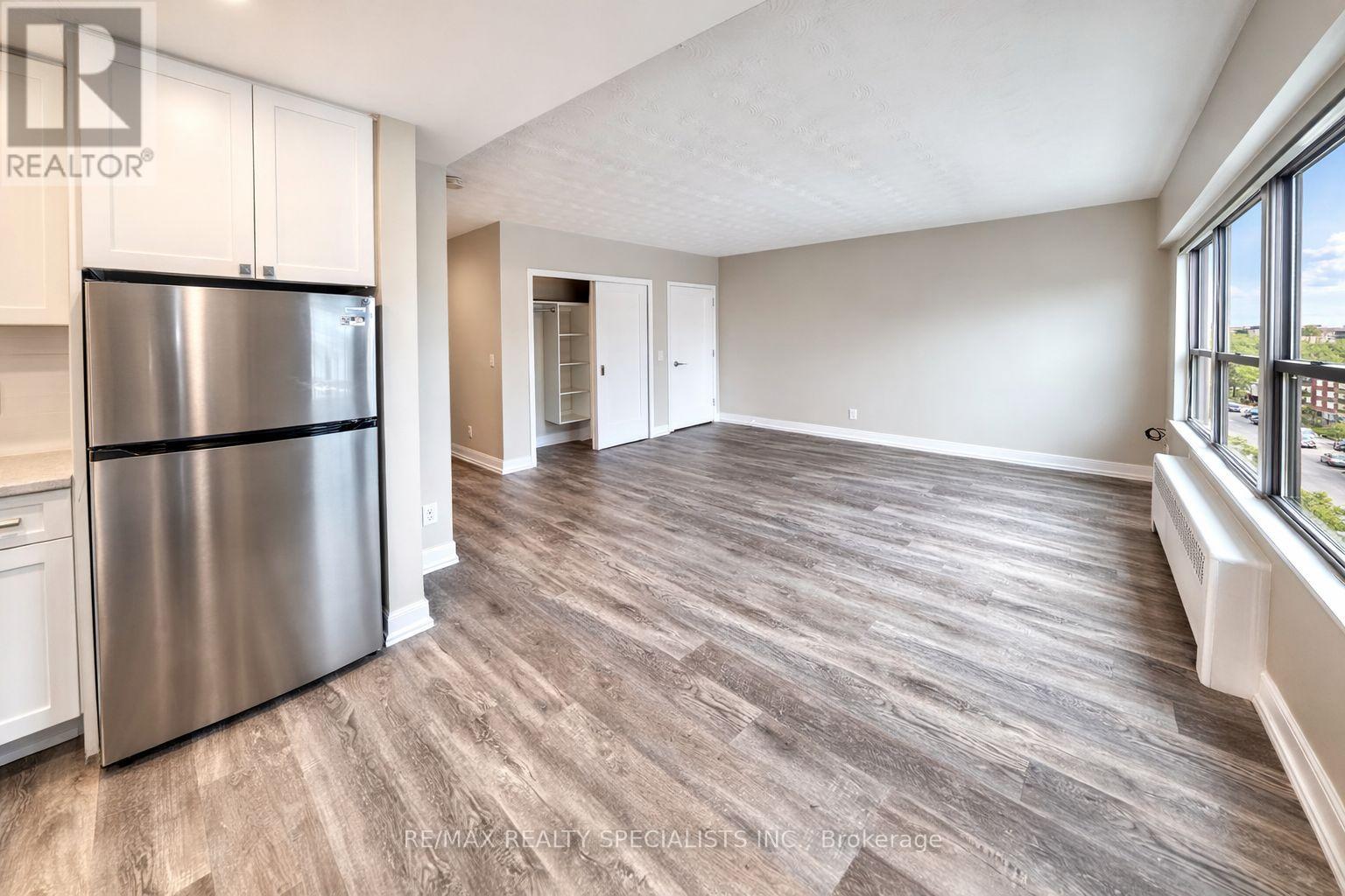 505 – 118 TYNDALL AVENUE