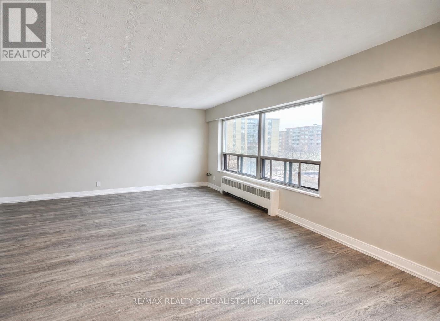 505 – 118 TYNDALL AVENUE