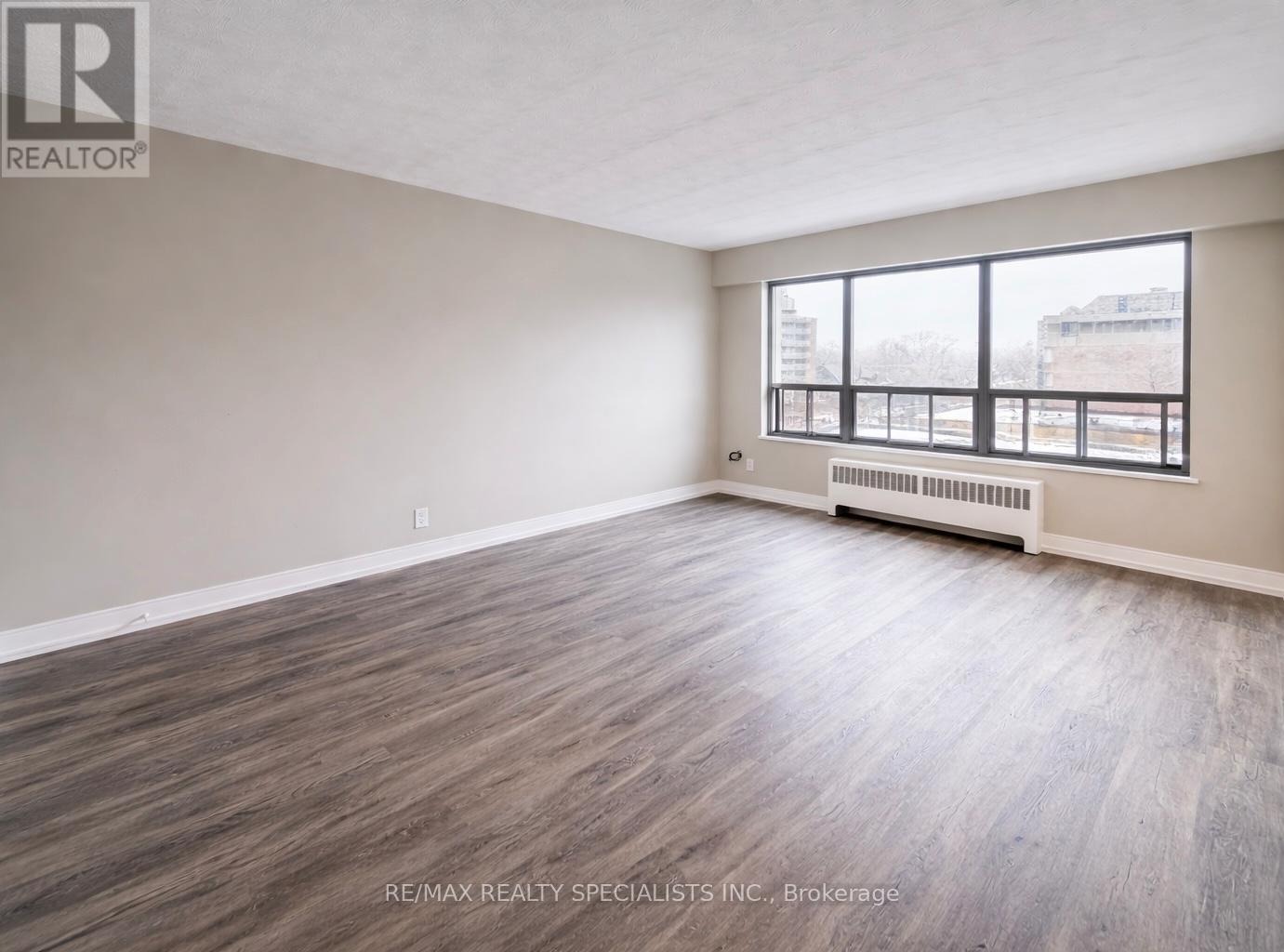 505 – 118 TYNDALL AVENUE
