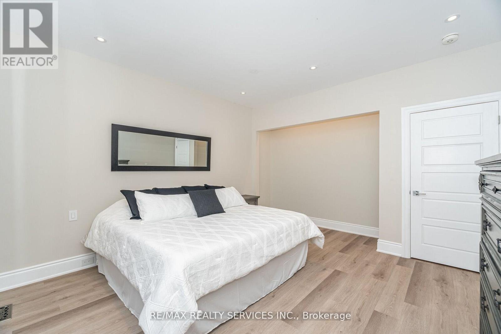 17711 HUMBER STATION ROAD - 32