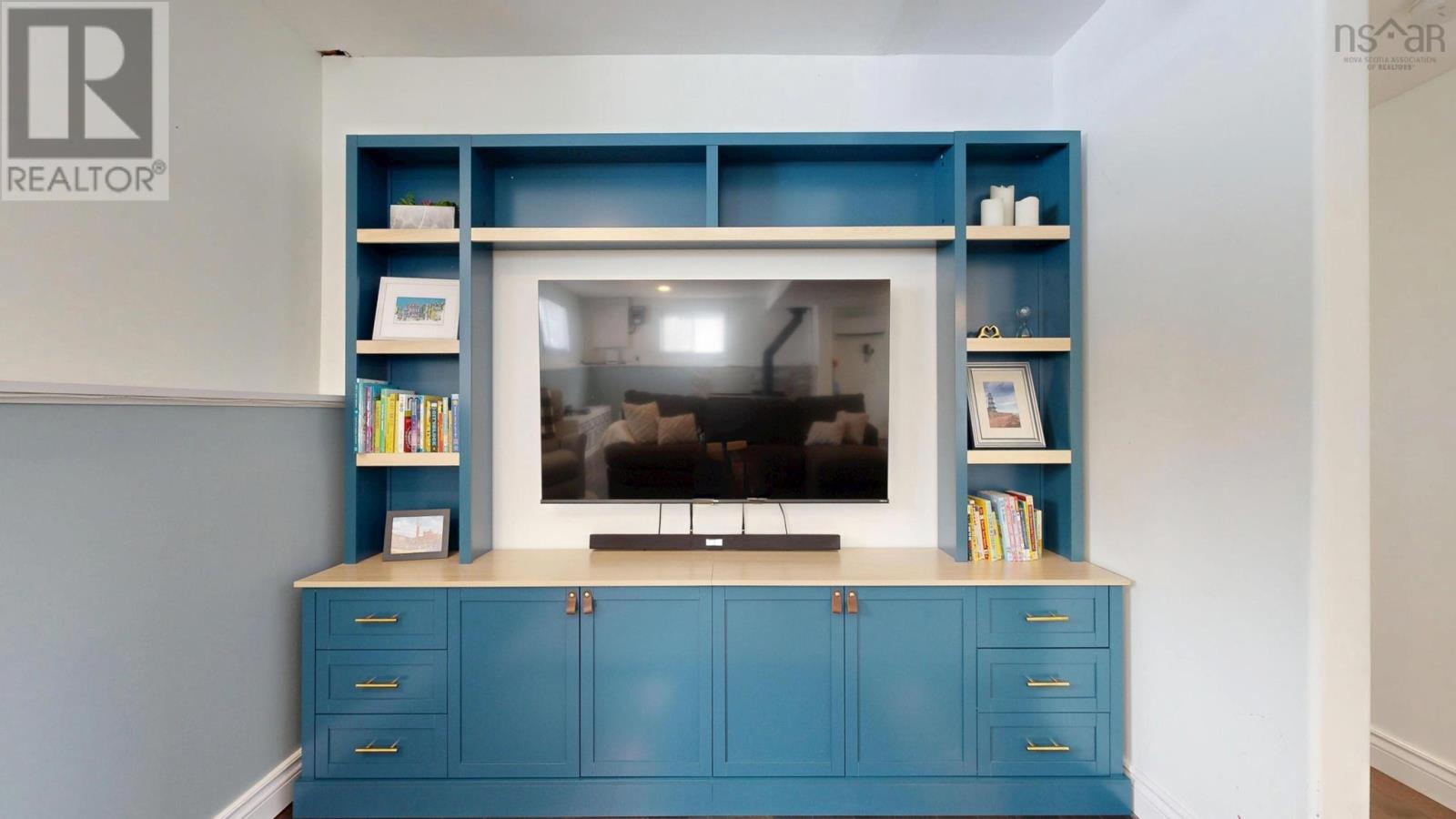 Property 10 of 49 of 2 Mersey Court