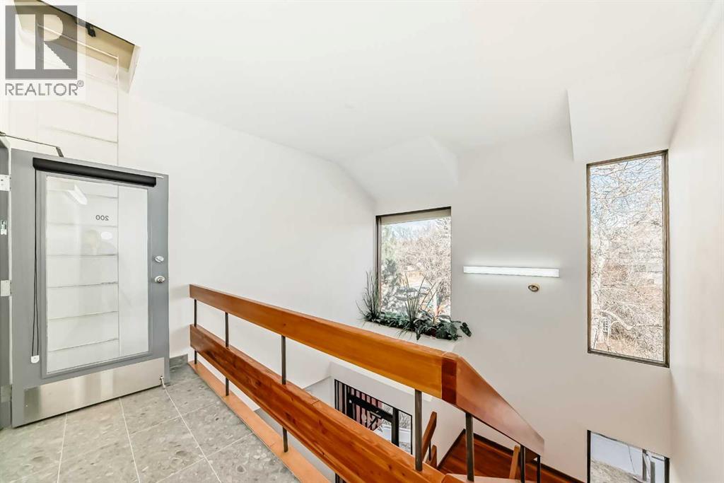 Business for Sale in    Avenue NW Hillhurst Calgary 