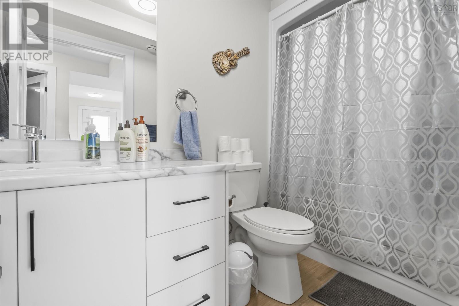 Property 22 of 24 of 64/66 Everette Street