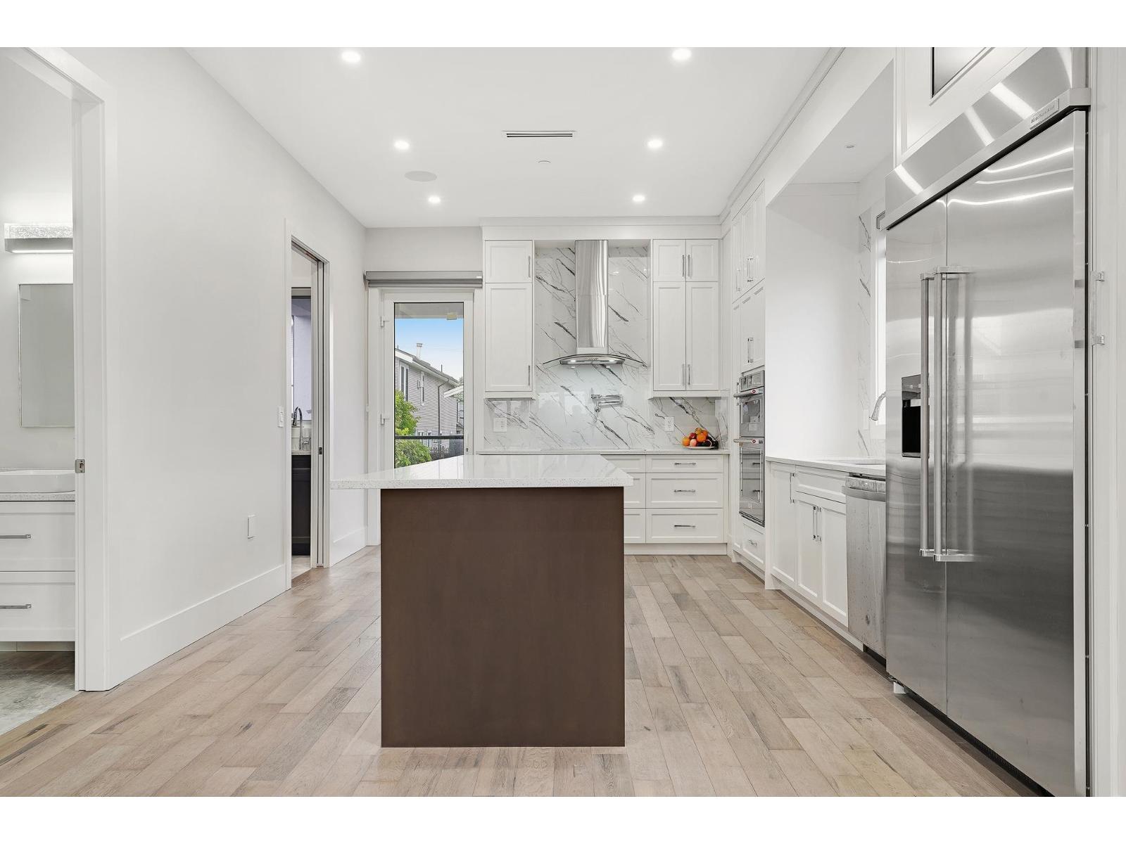 838 STEVENS STREET, White Rock