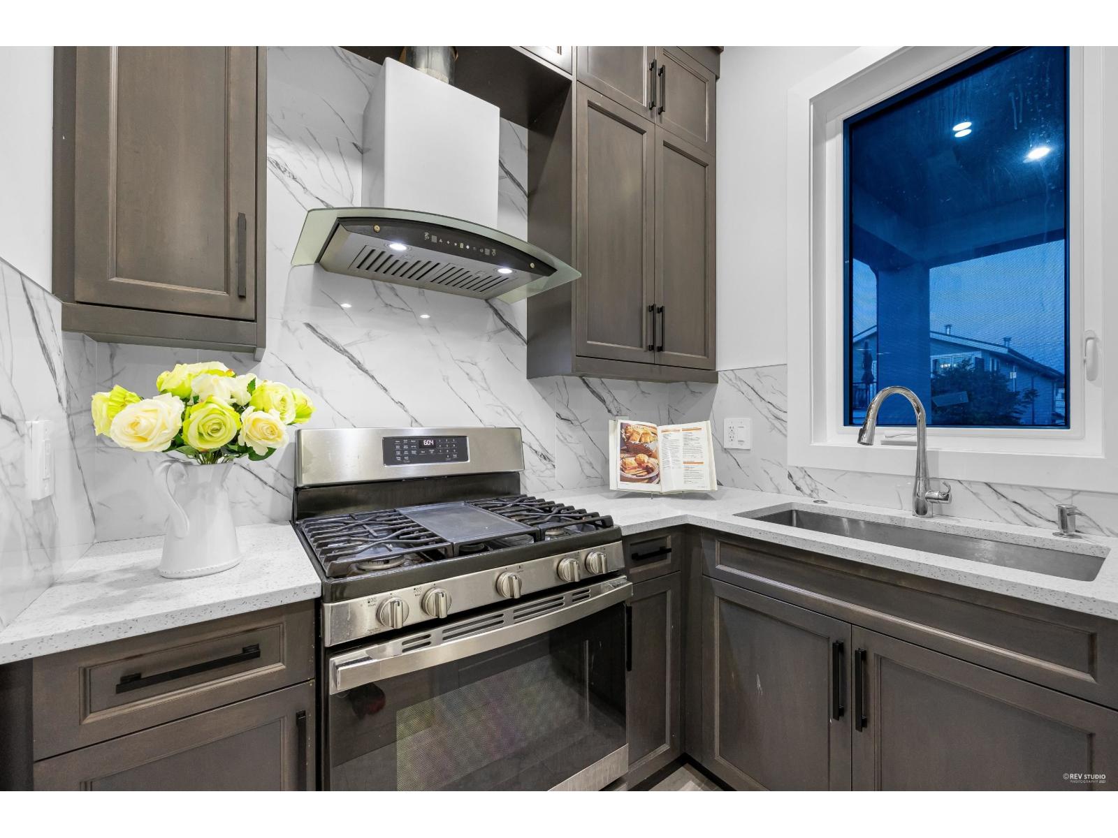 838 STEVENS STREET, White Rock