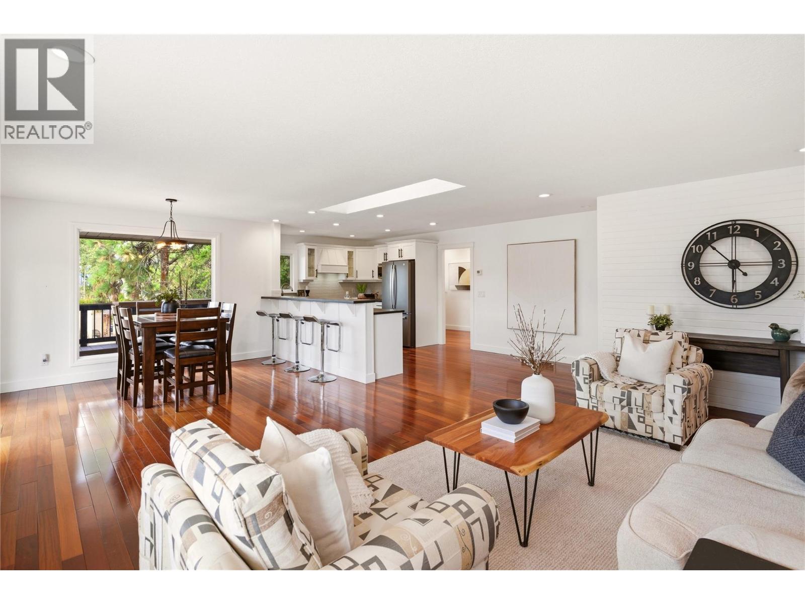  1130 Lynn Court, Kelowna