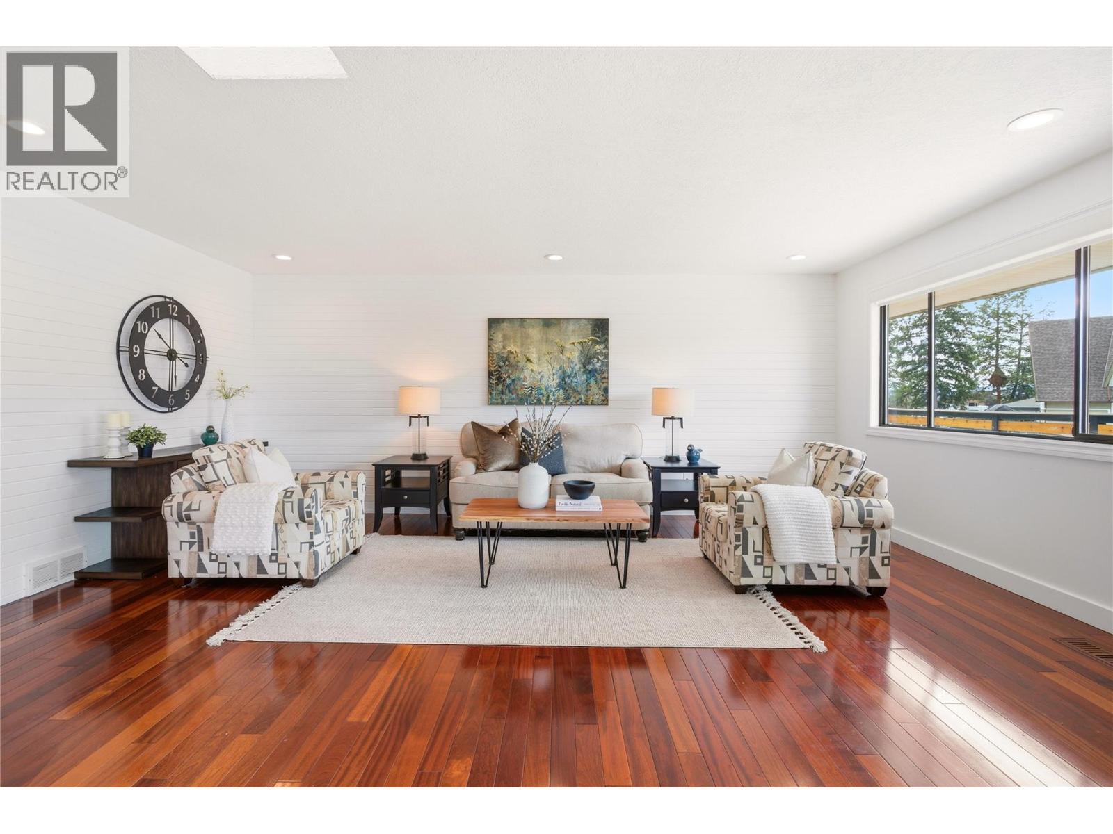  1130 Lynn Court, Kelowna