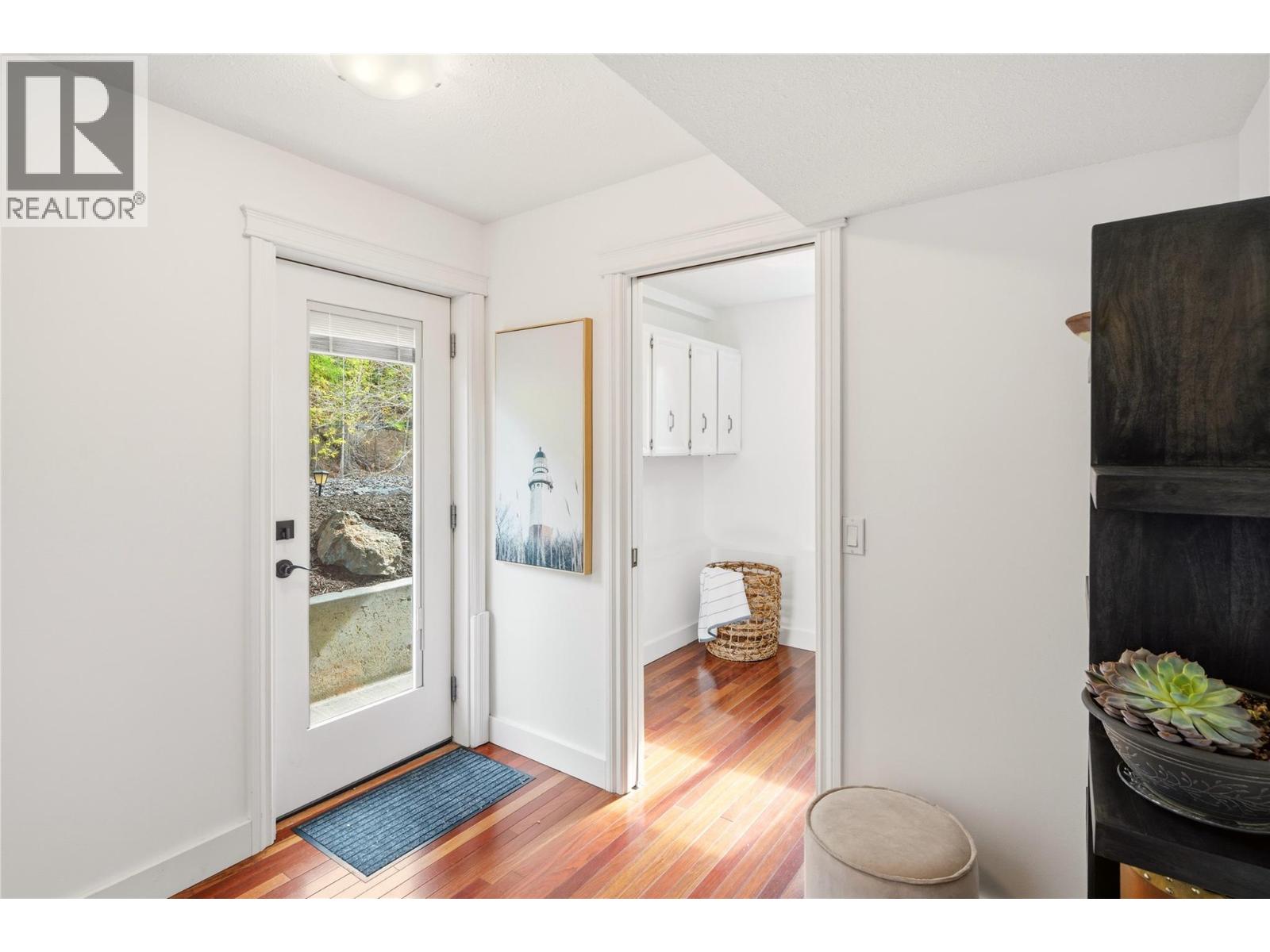  1130 Lynn Court, Kelowna