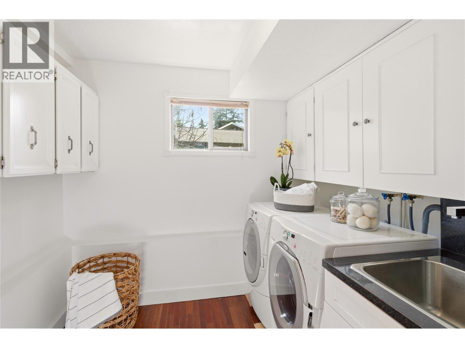  1130 Lynn Court, Kelowna