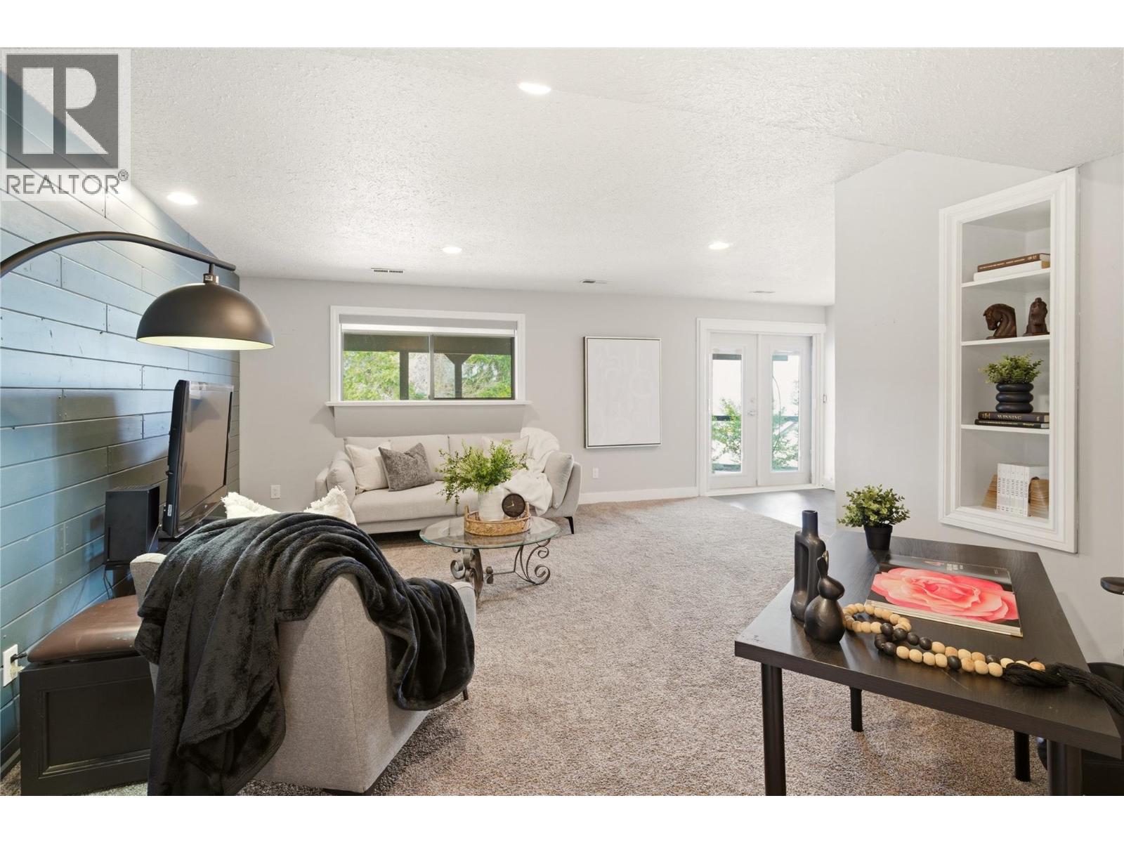  1130 Lynn Court, Kelowna