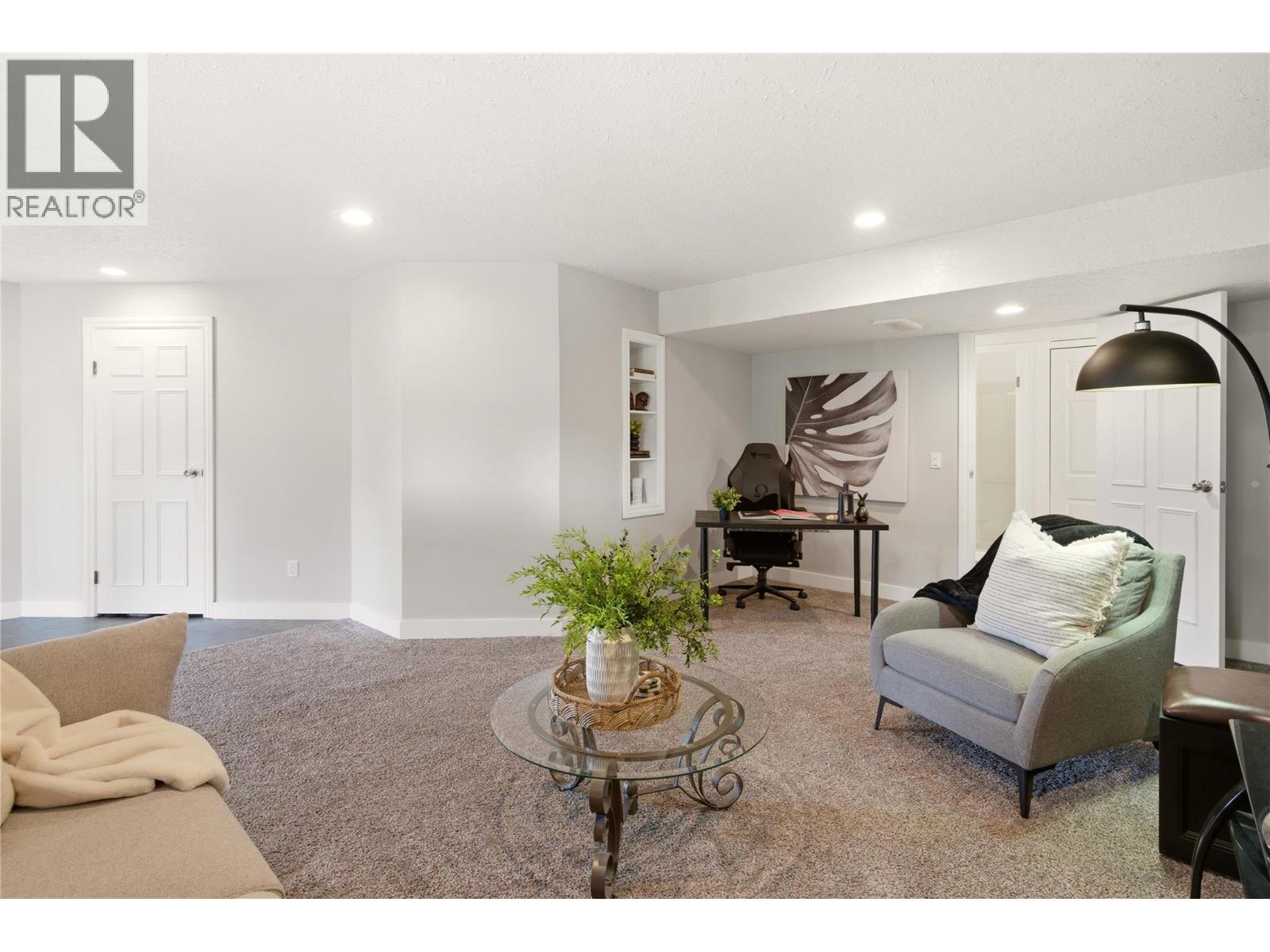  1130 Lynn Court, Kelowna