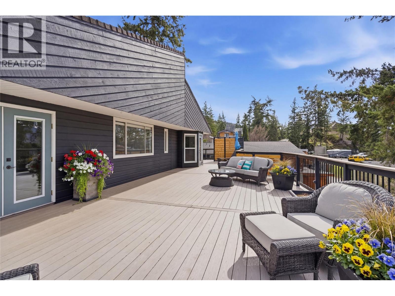  1130 Lynn Court, Kelowna