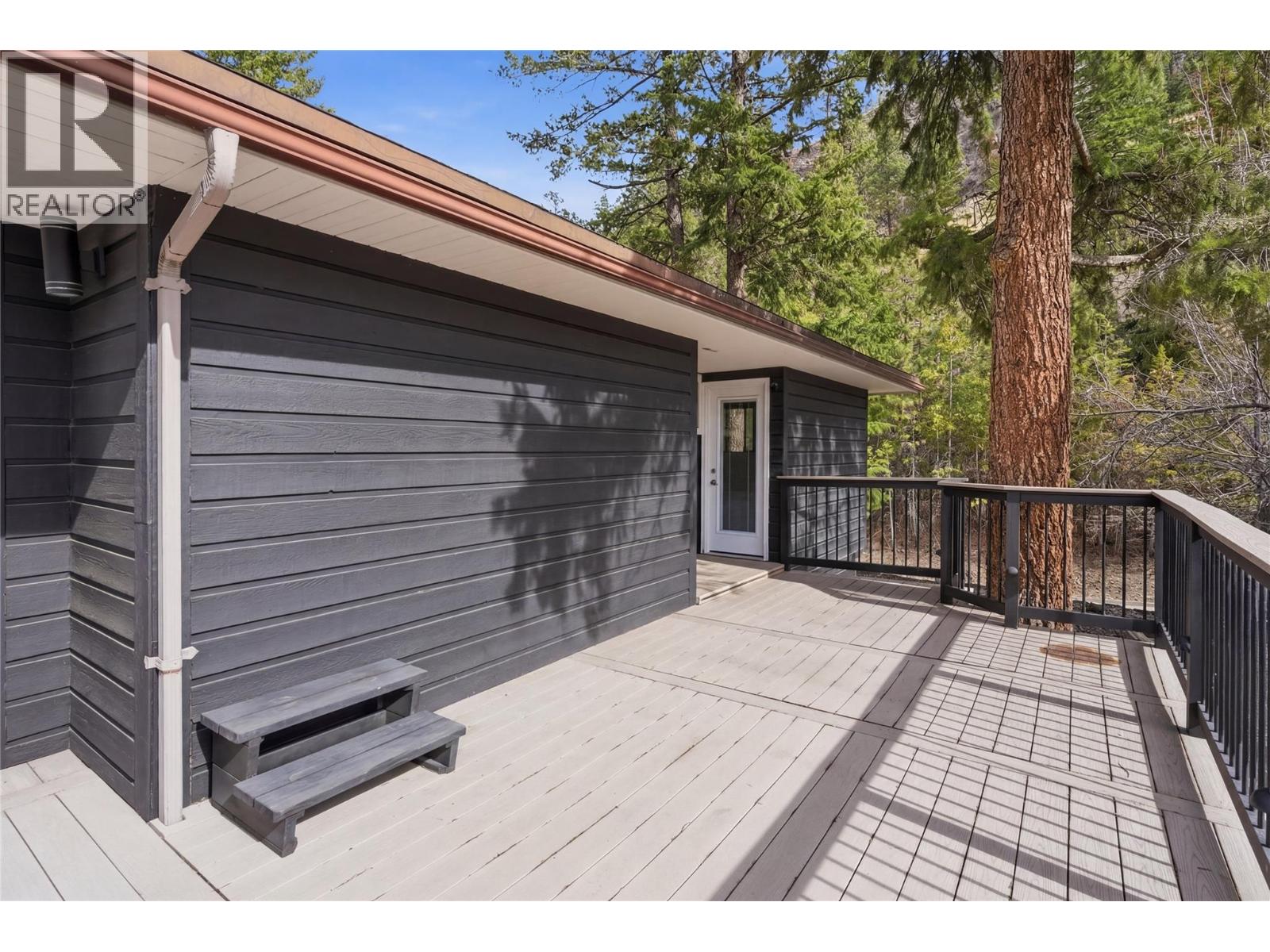  1130 Lynn Court, Kelowna