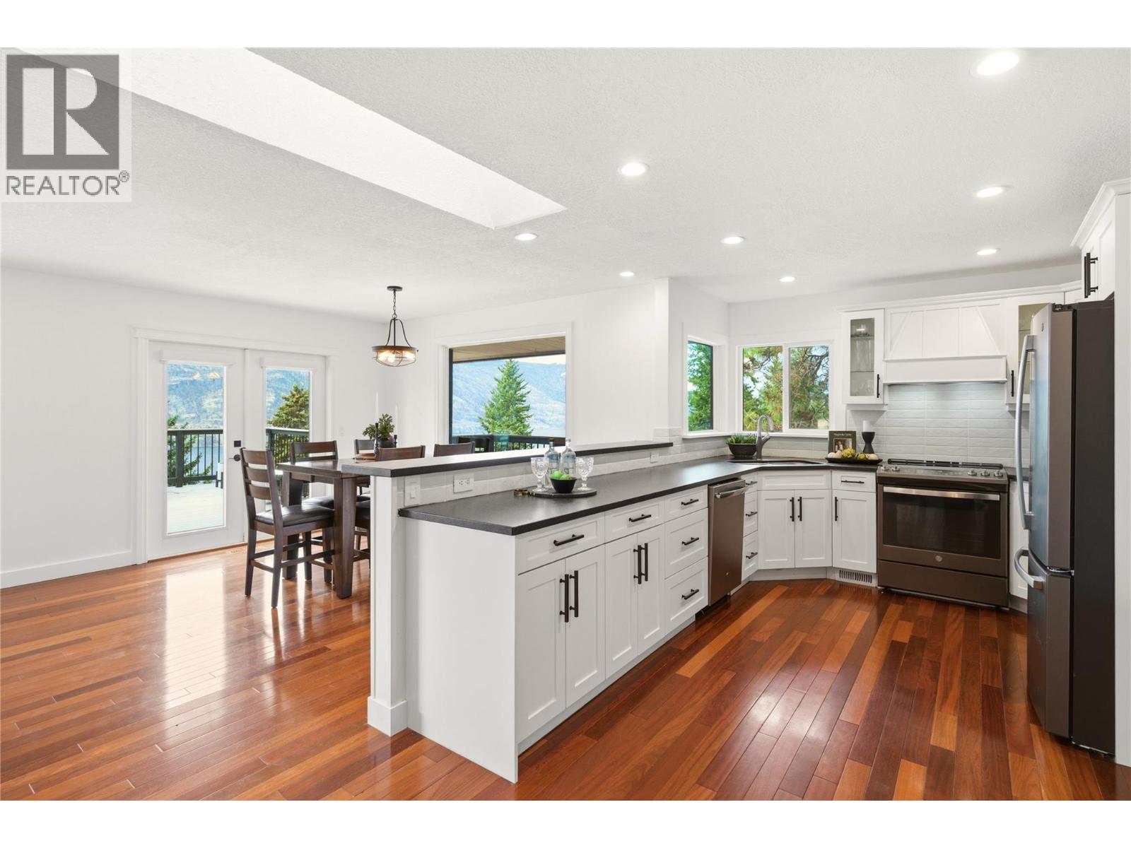  1130 Lynn Court, Kelowna