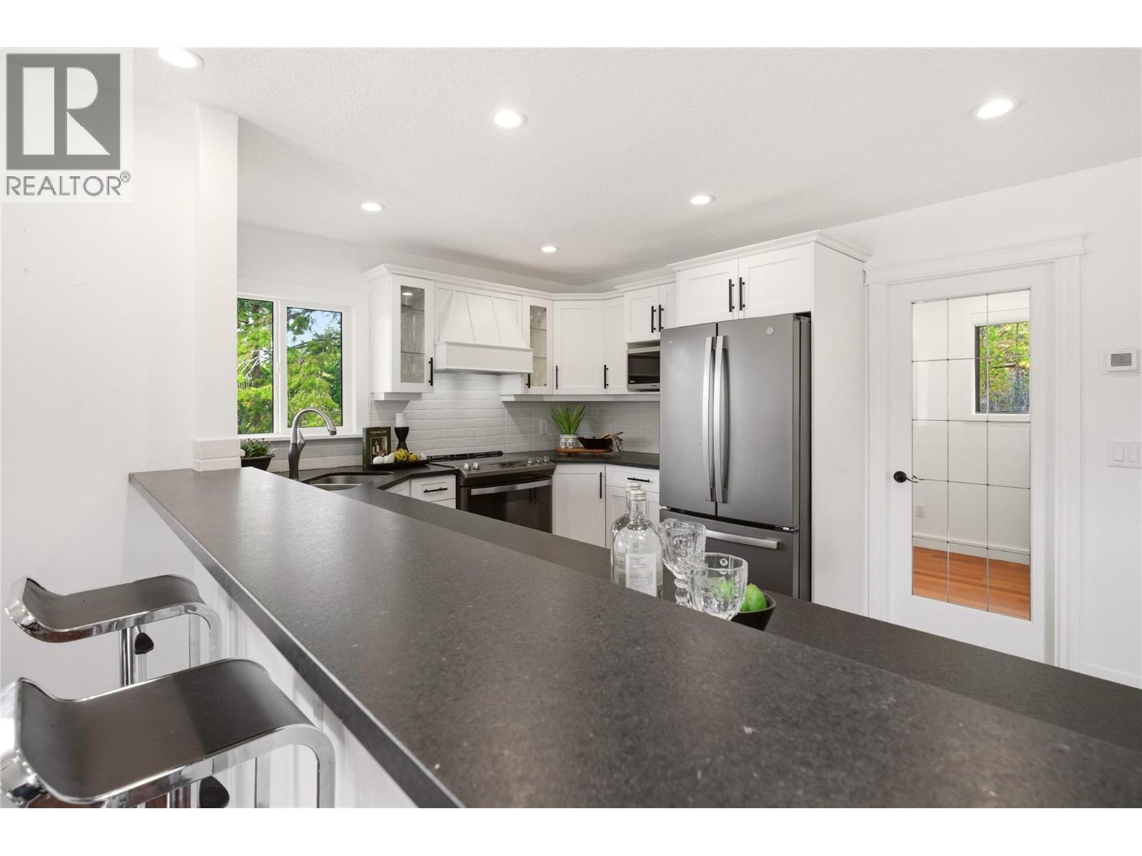  1130 Lynn Court, Kelowna