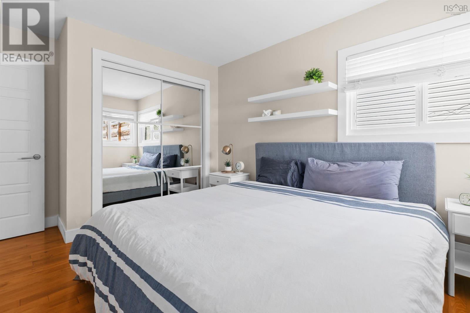 Property 22 of 31 of 6484 Roslyn Road