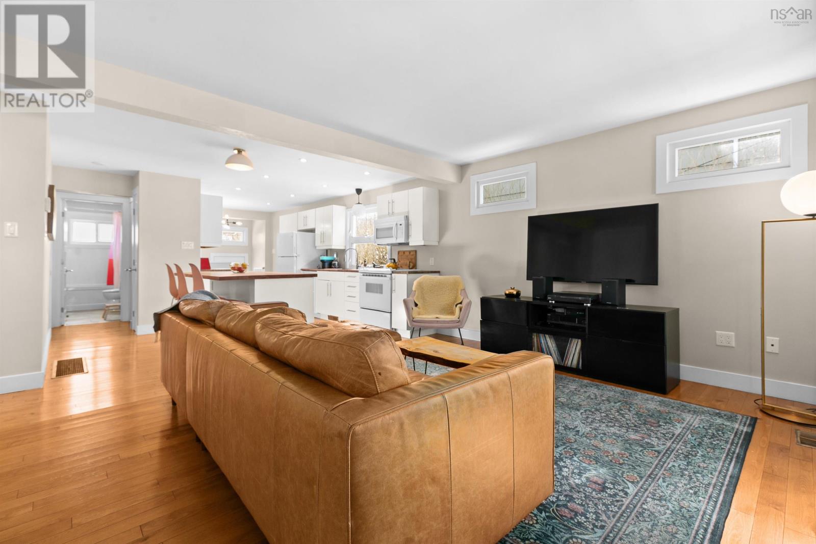 Property 26 of 31 of 6484 Roslyn Road