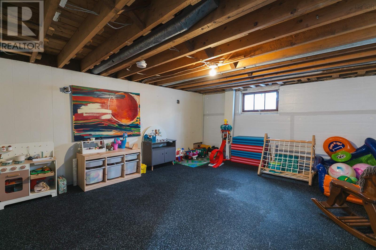 Property 30 of 31 of 6484 Roslyn Road