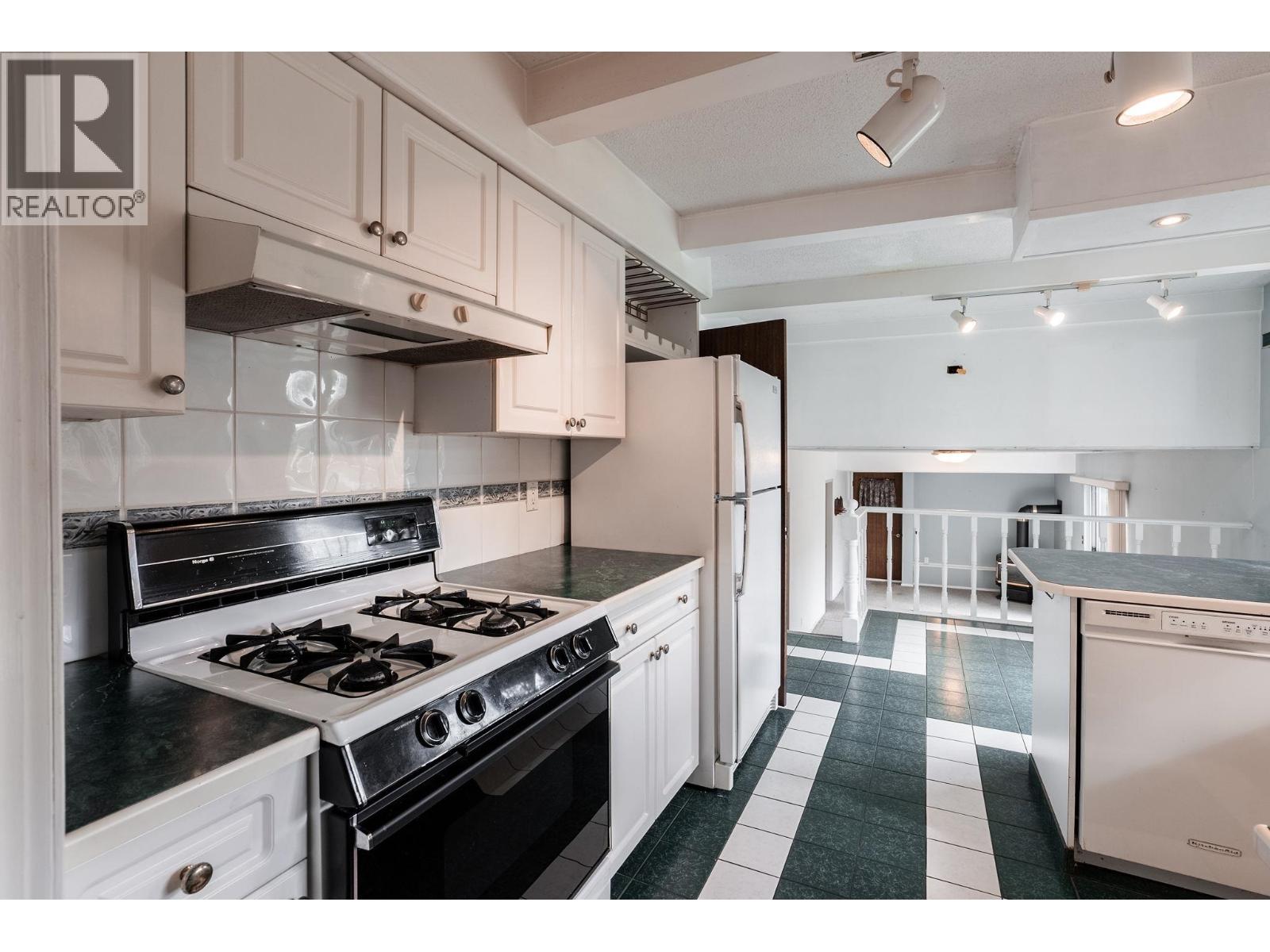 4952 FENTON DRIVE, Ladner