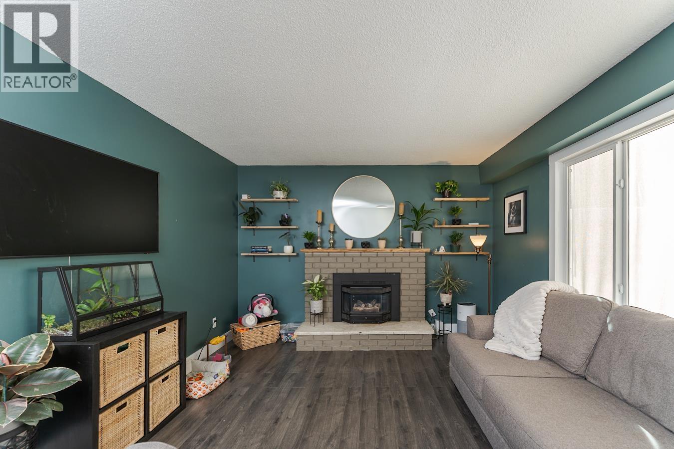 7104 HARTFORD CRESCENT - 4