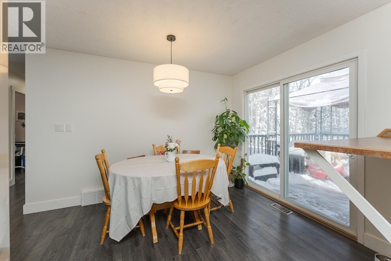 7104 HARTFORD CRESCENT - 9