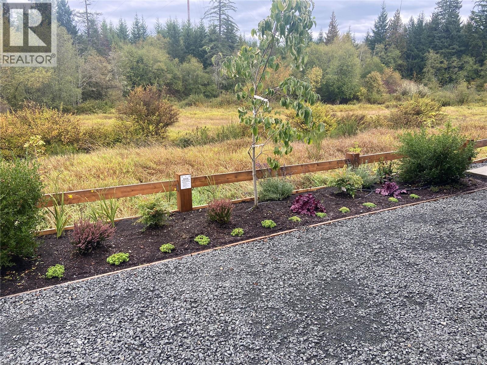 #9 3025 ROYSTON RD - 14