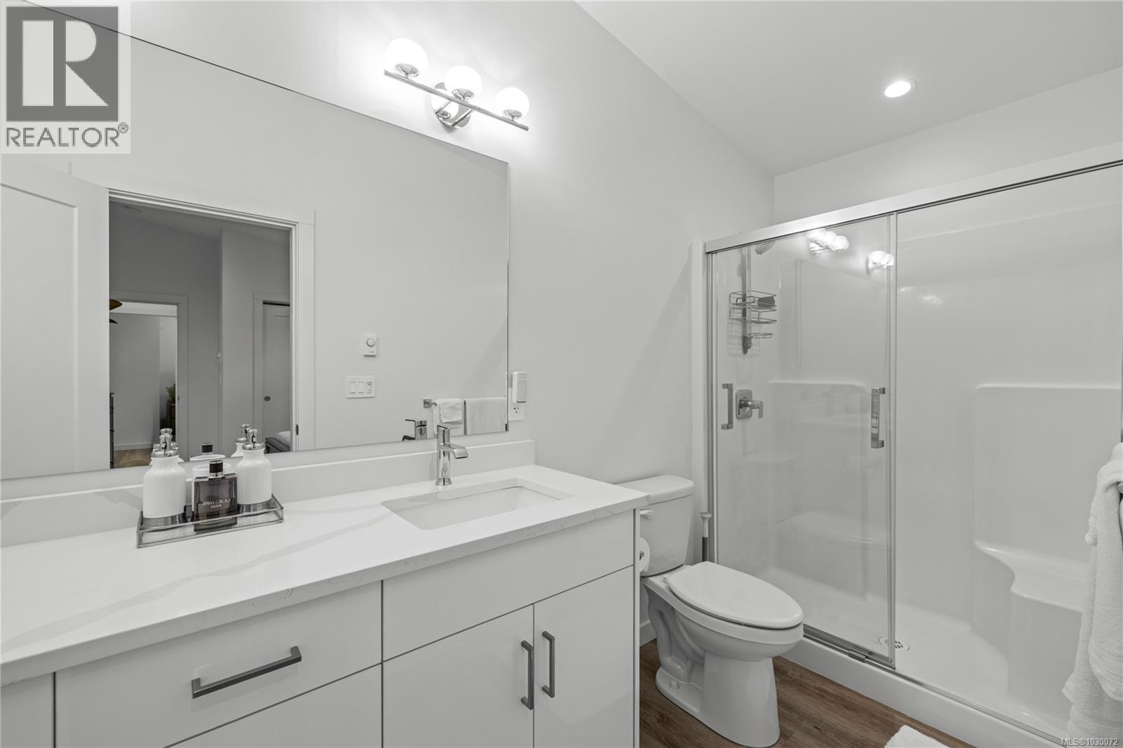 #9 3025 ROYSTON RD - 9