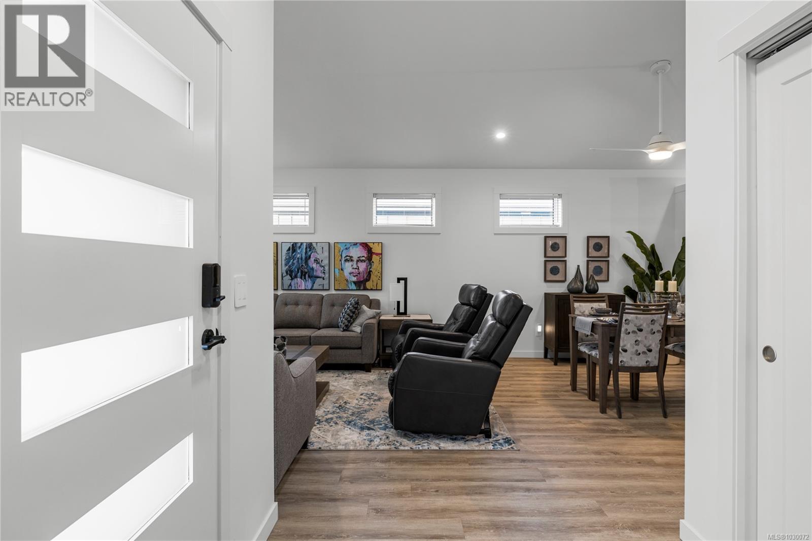 #9 3025 ROYSTON RD - 22