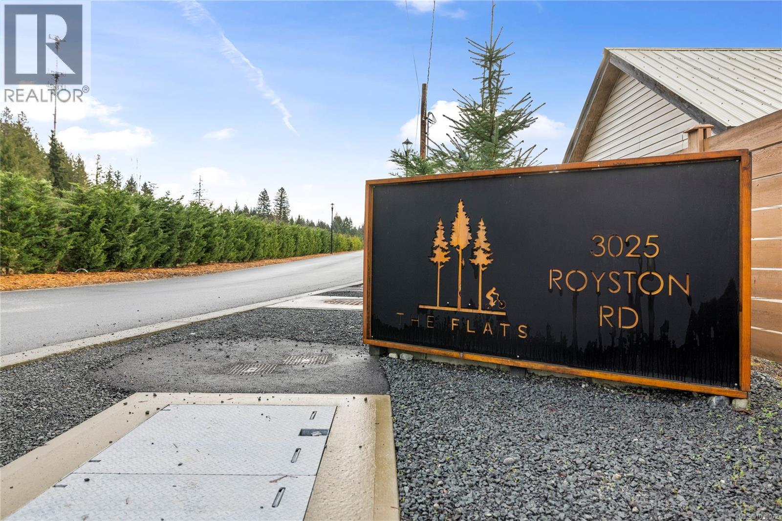 #9 3025 ROYSTON RD - 11