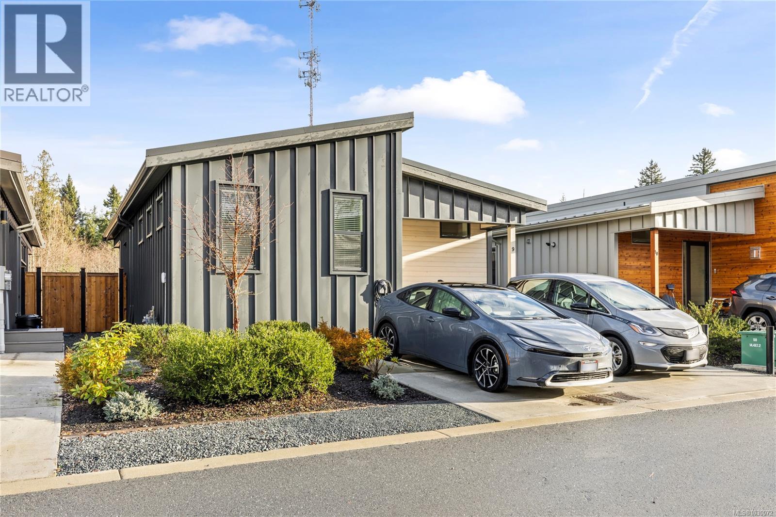 #9 3025 ROYSTON RD - 40