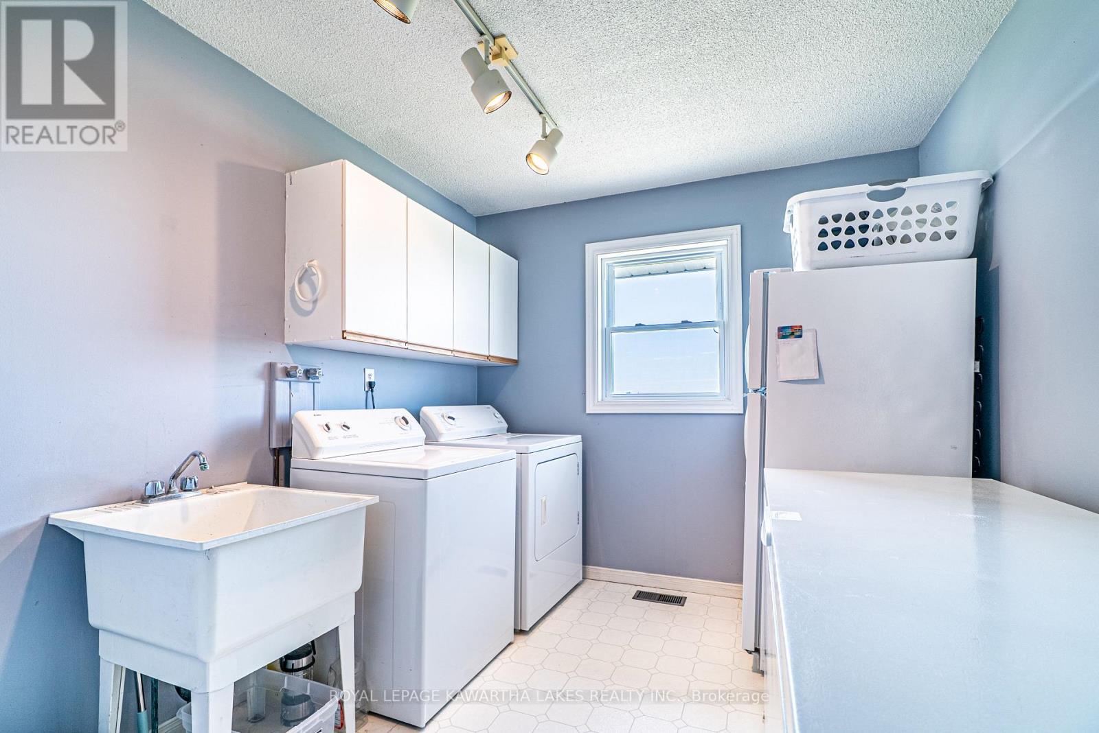 120 MARK ROAD - 18