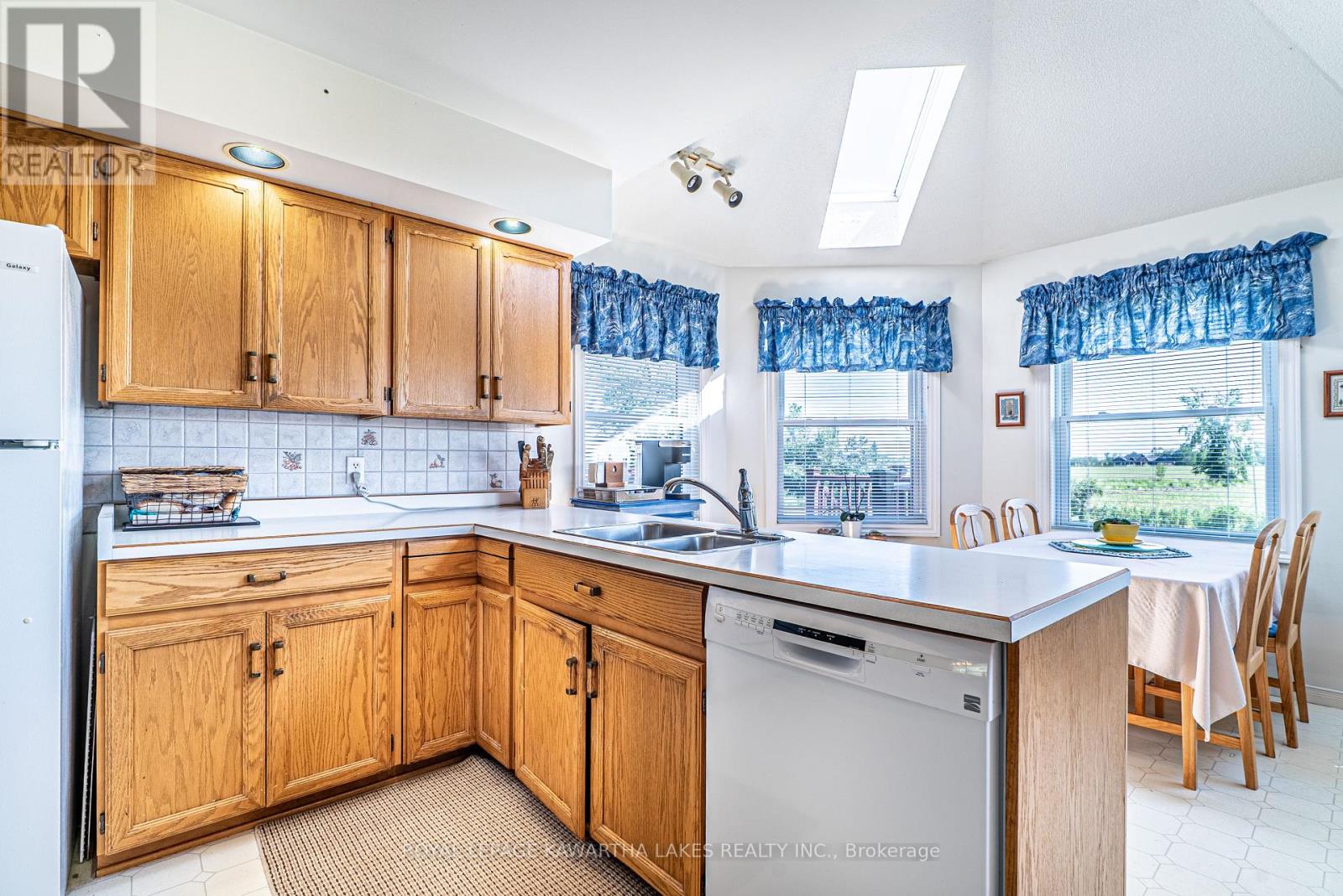120 MARK ROAD - 25