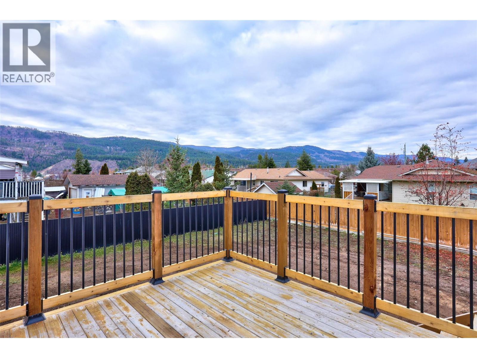 439 ORIOLE Way, Barriere