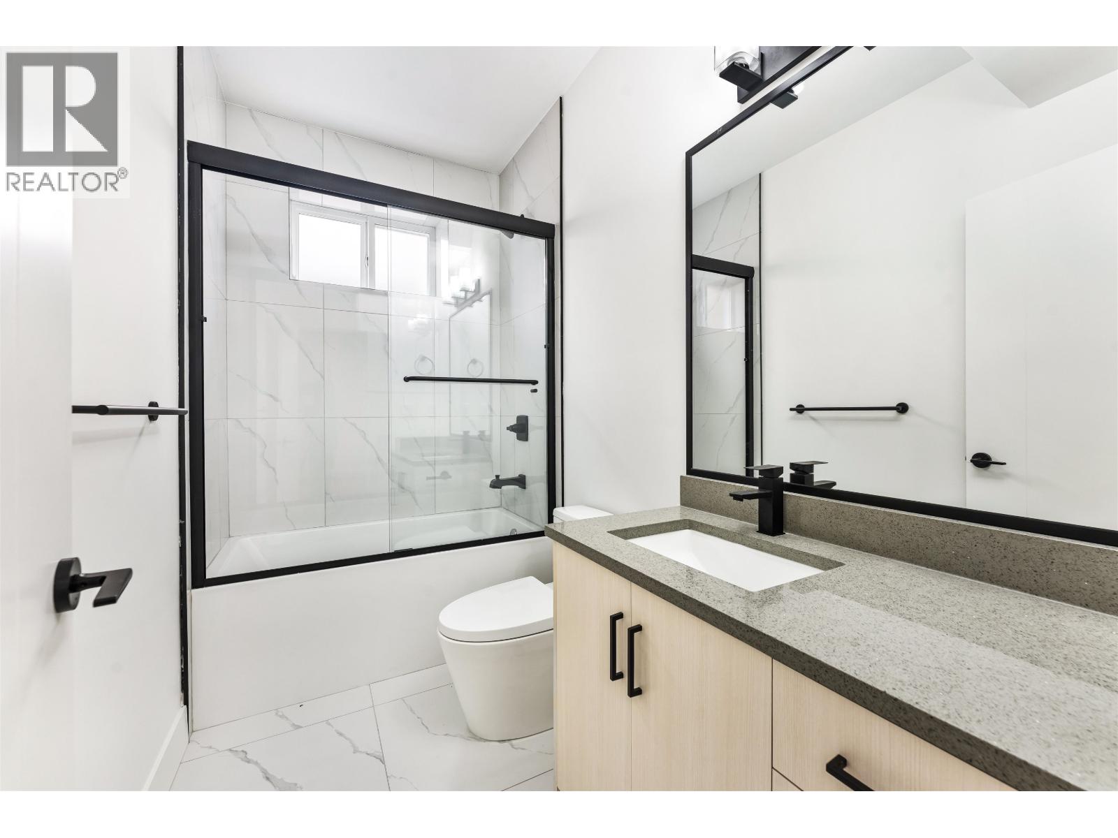 2472 GLENWOOD AVENUE, Port Coquitlam