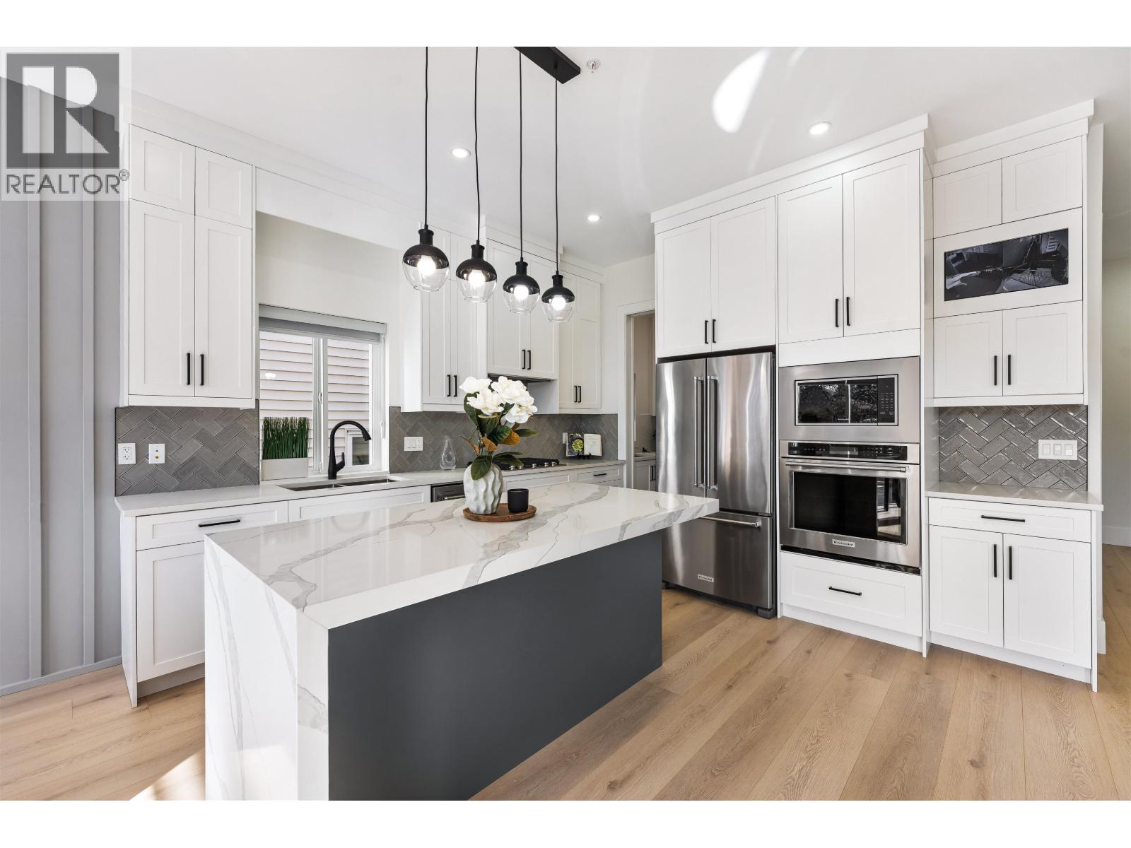 2472 GLENWOOD AVENUE, Port Coquitlam