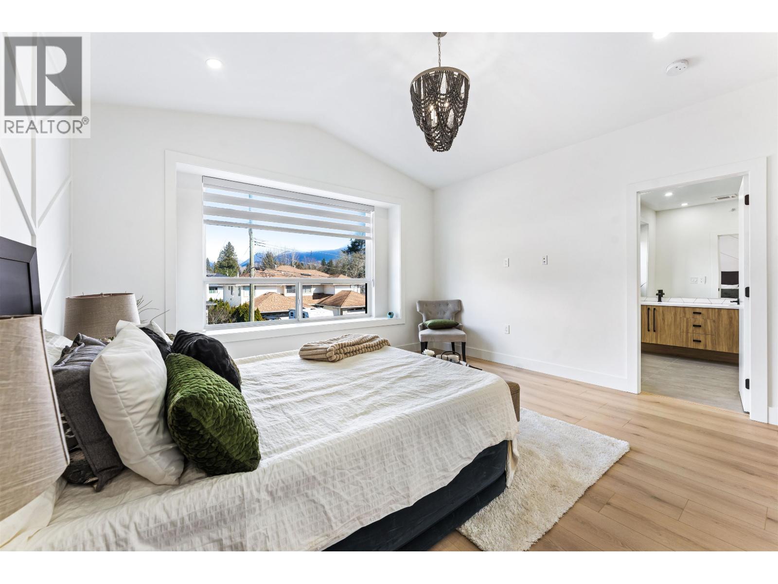 2472 GLENWOOD AVENUE, Port Coquitlam