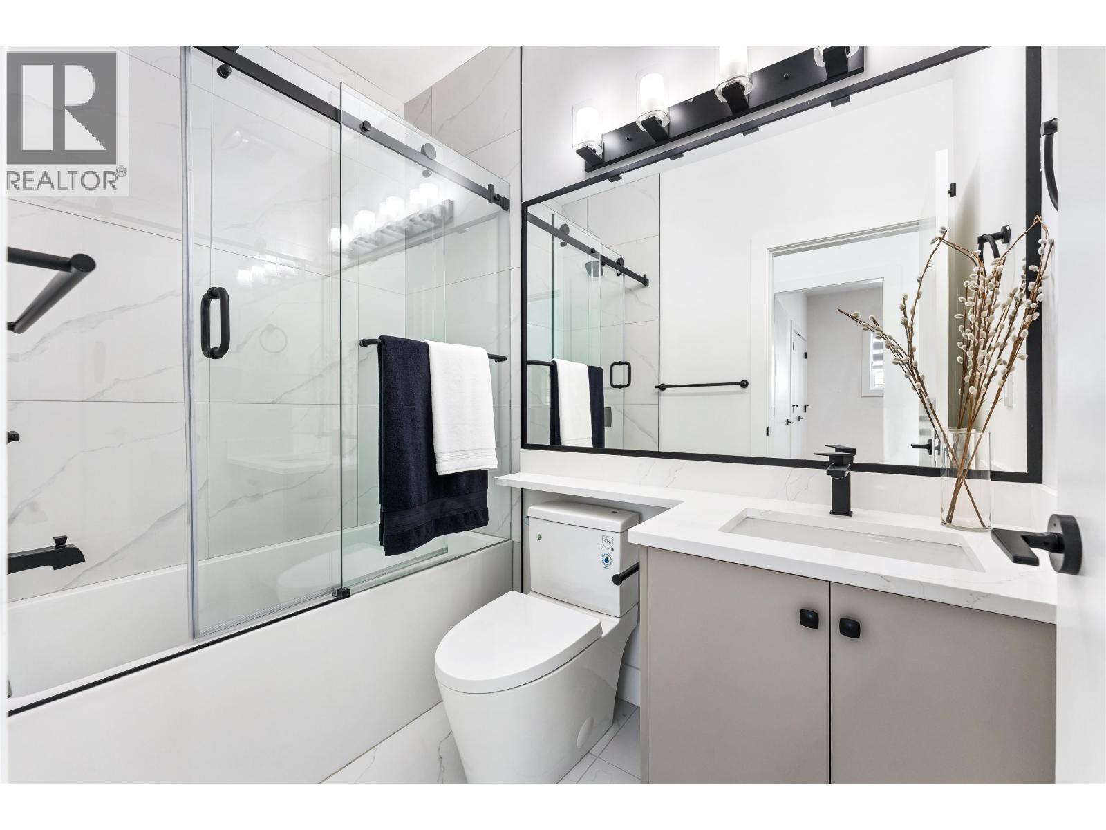 2472 GLENWOOD AVENUE, Port Coquitlam