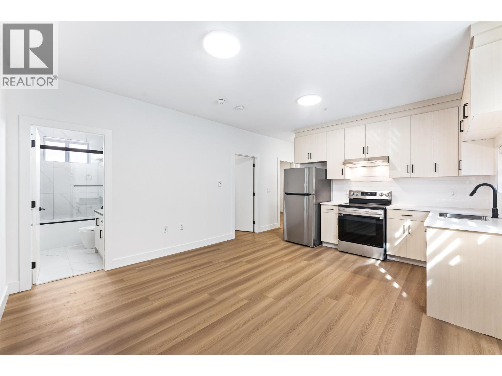 2472 GLENWOOD AVENUE, Port Coquitlam