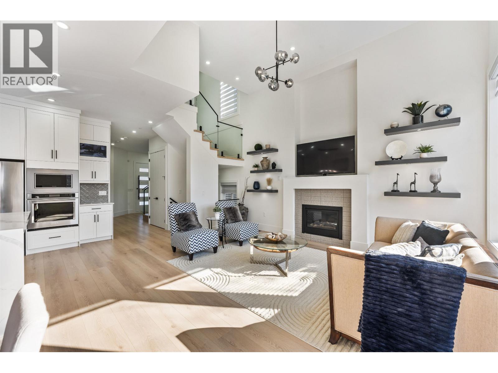 2472 GLENWOOD AVENUE, Port Coquitlam