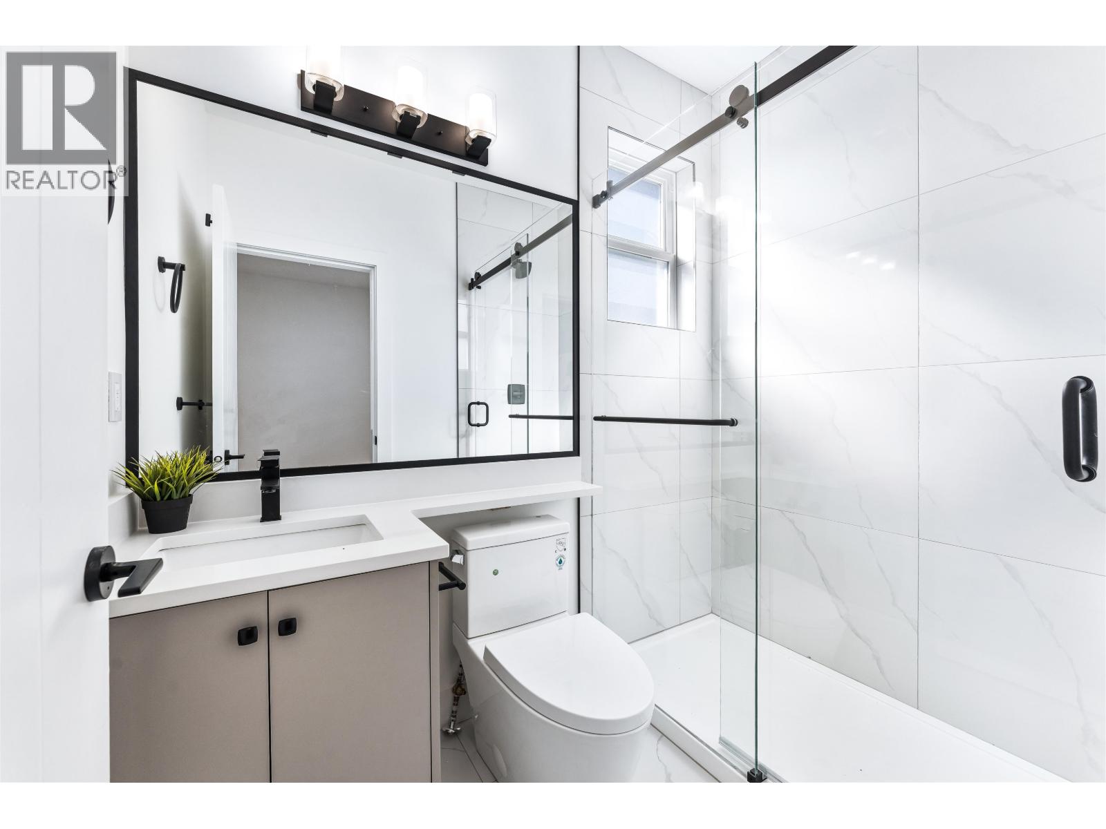 2472 GLENWOOD AVENUE, Port Coquitlam