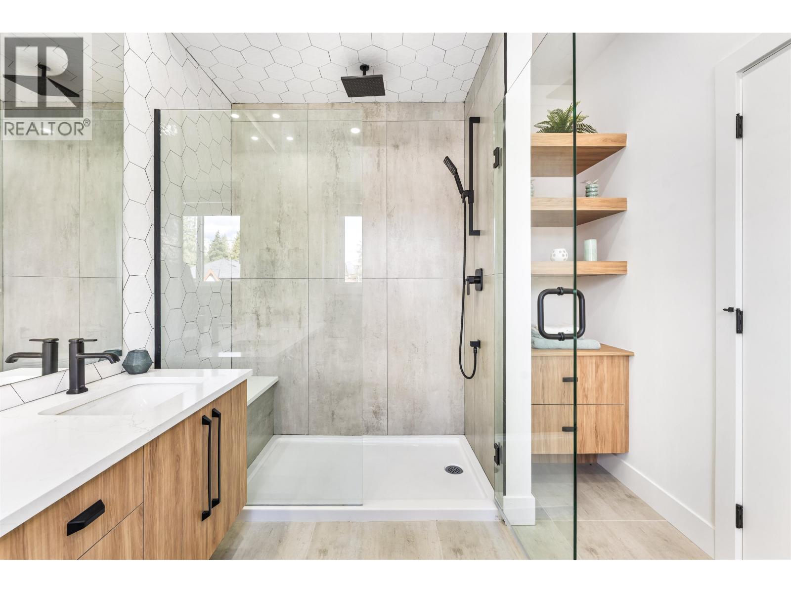 2472 GLENWOOD AVENUE, Port Coquitlam