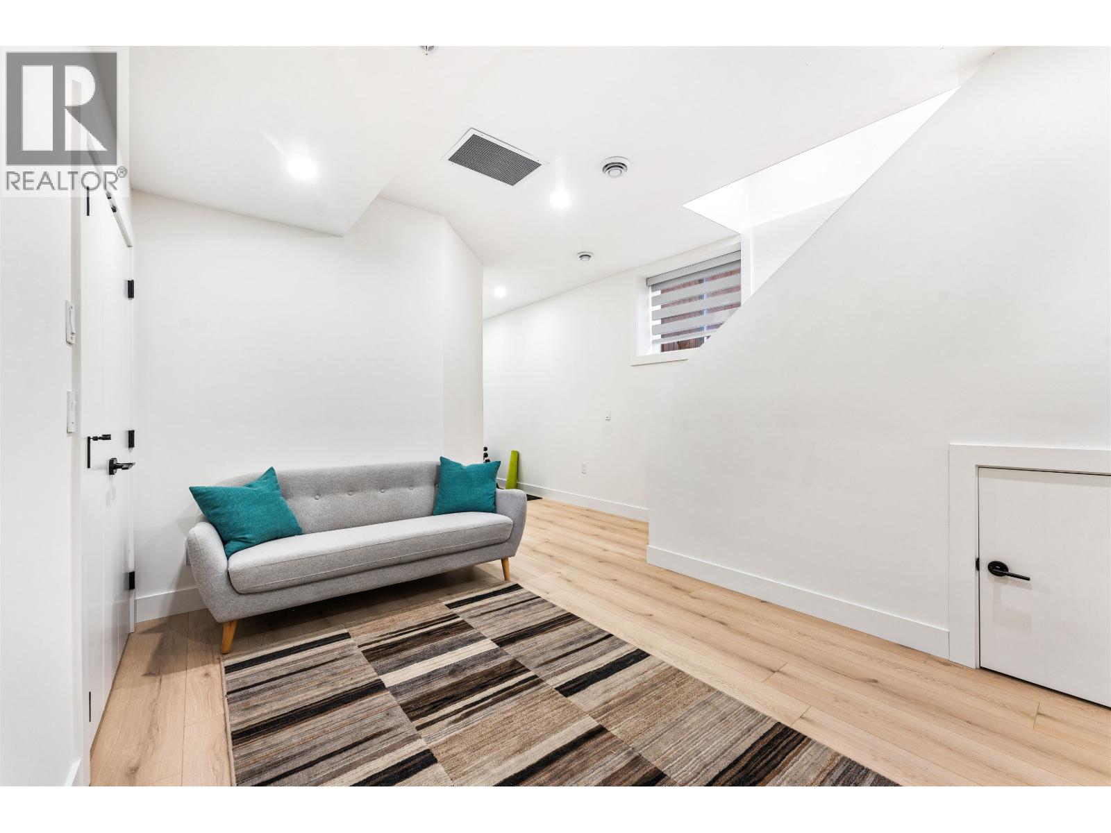 2472 GLENWOOD AVENUE, Port Coquitlam