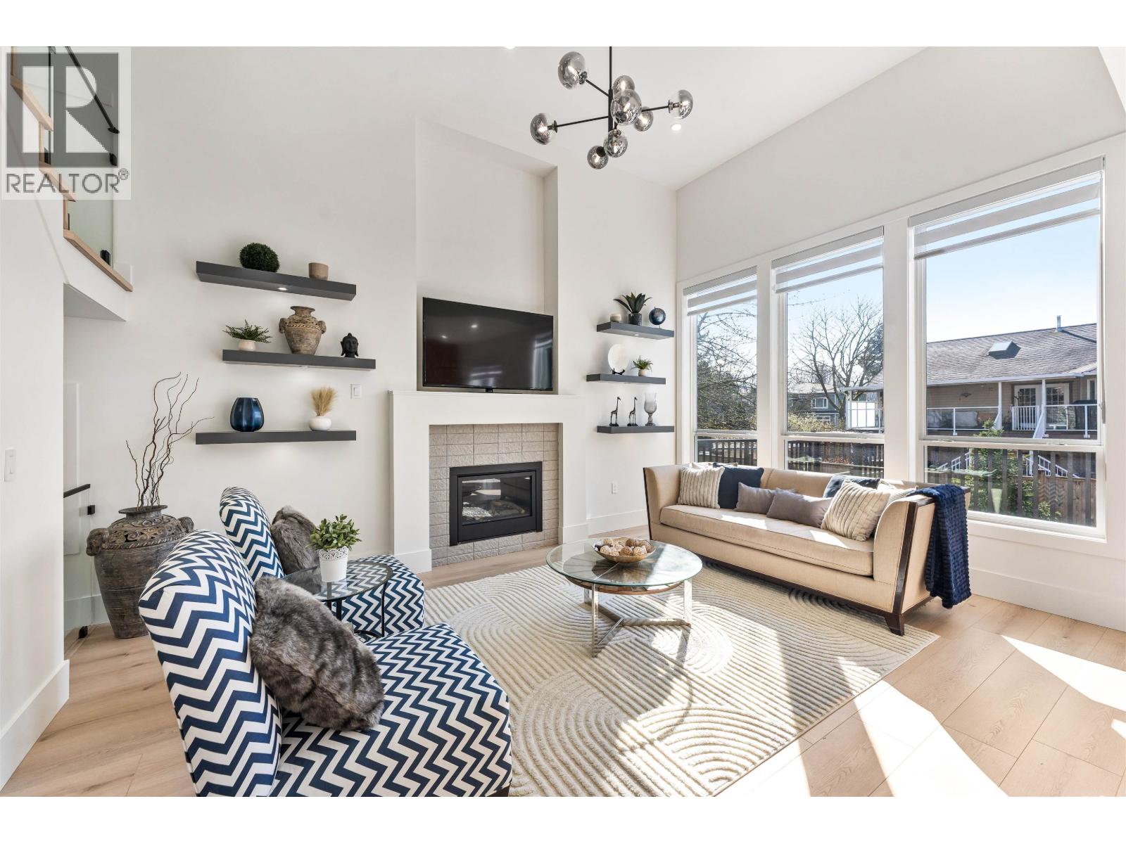 2472 GLENWOOD AVENUE, Port Coquitlam