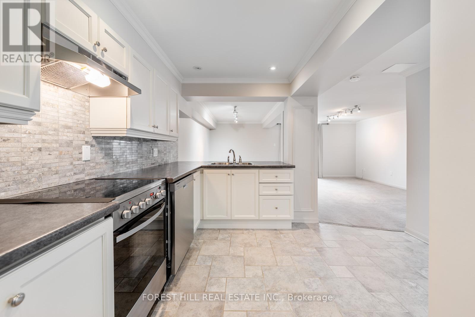 #2 11A CLARENDON AVENUE - 26