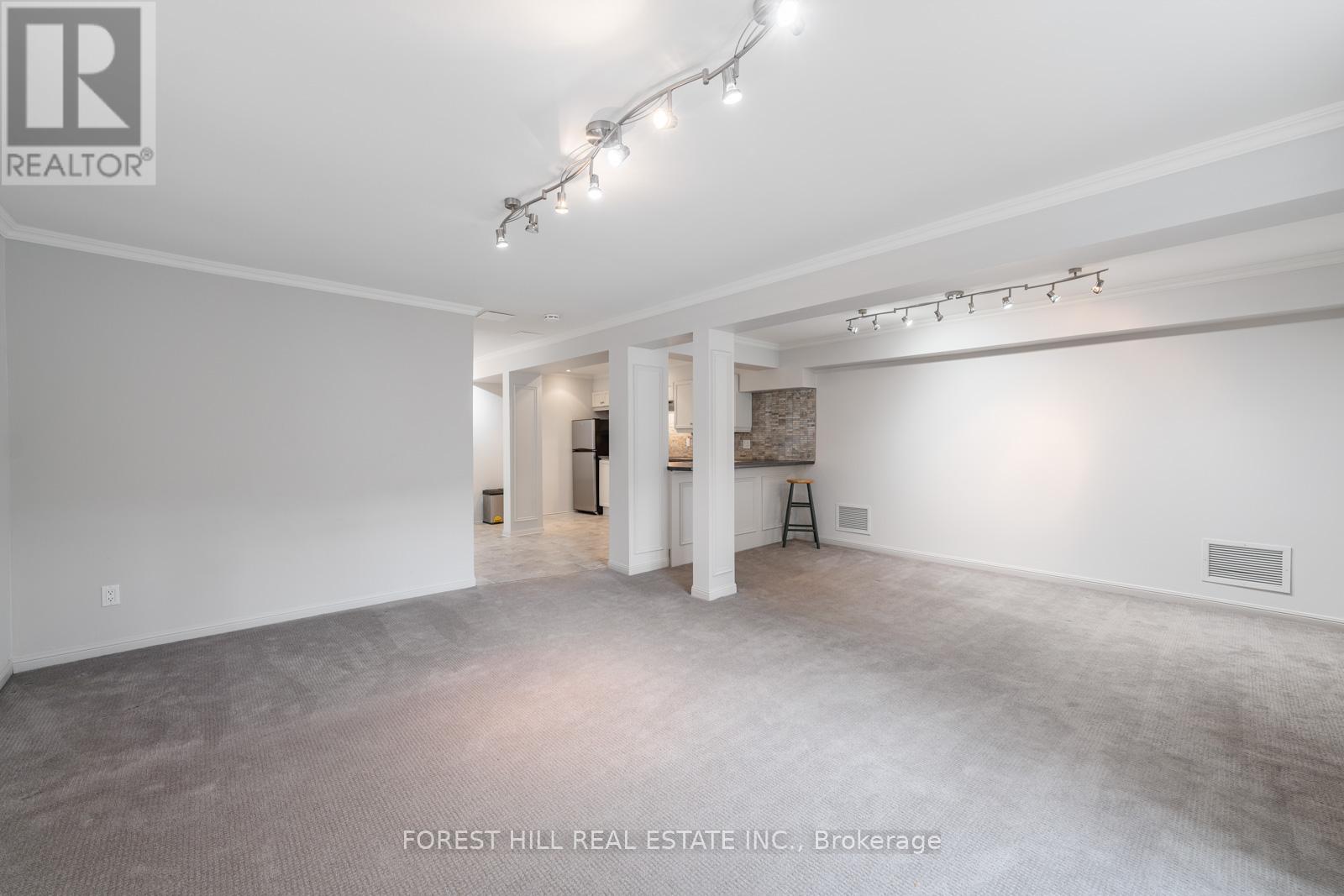 #2 11A CLARENDON AVENUE - 29