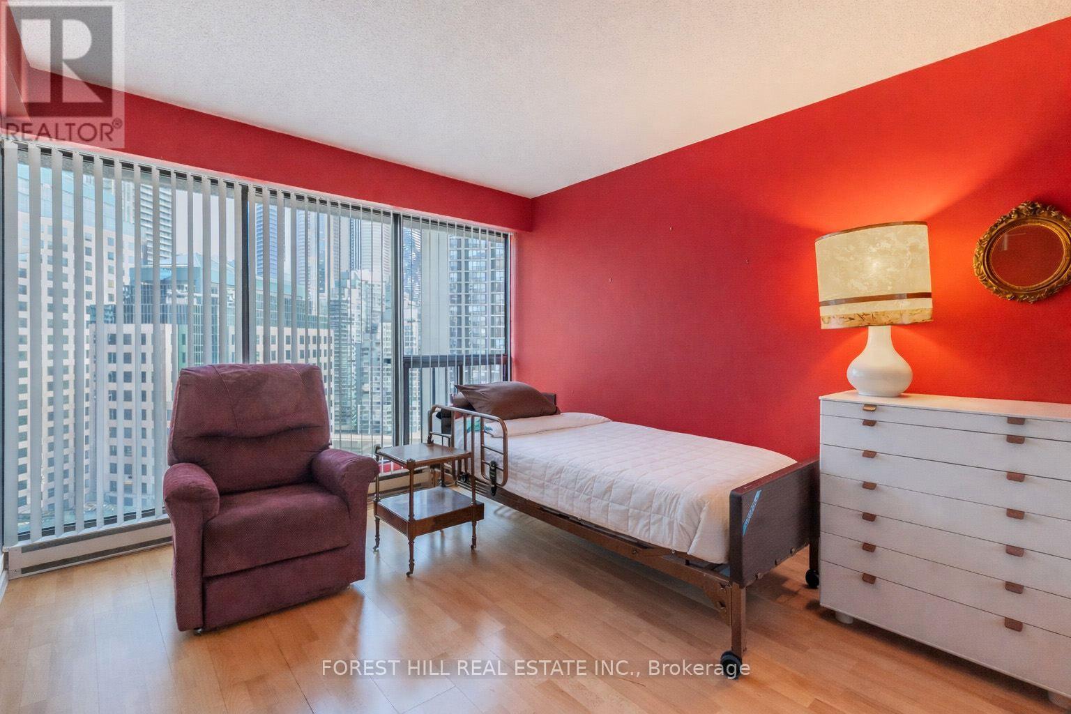#2313 55 HARBOUR SQUARE - 23