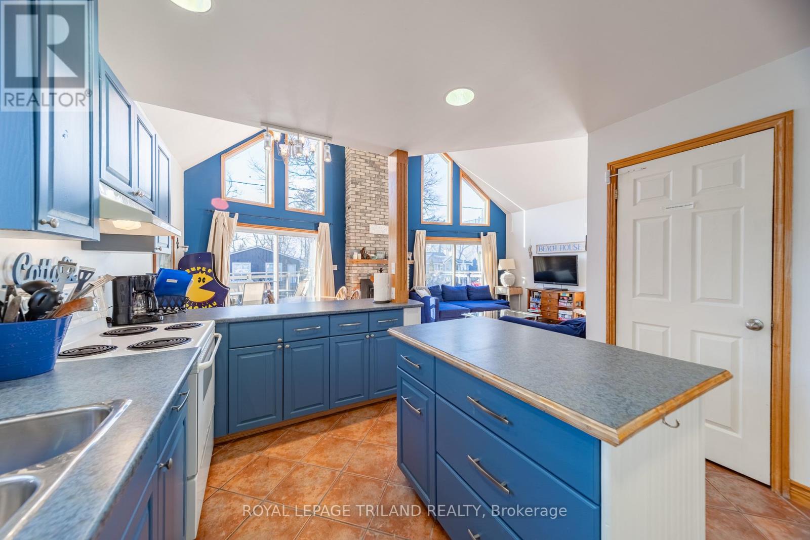 28 ELMWOOD AVENUE Property Photo
