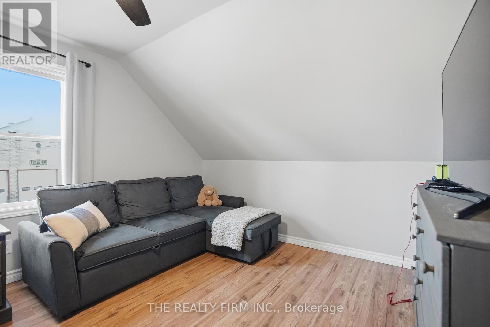521 ONTARIO STREET Property Photo
