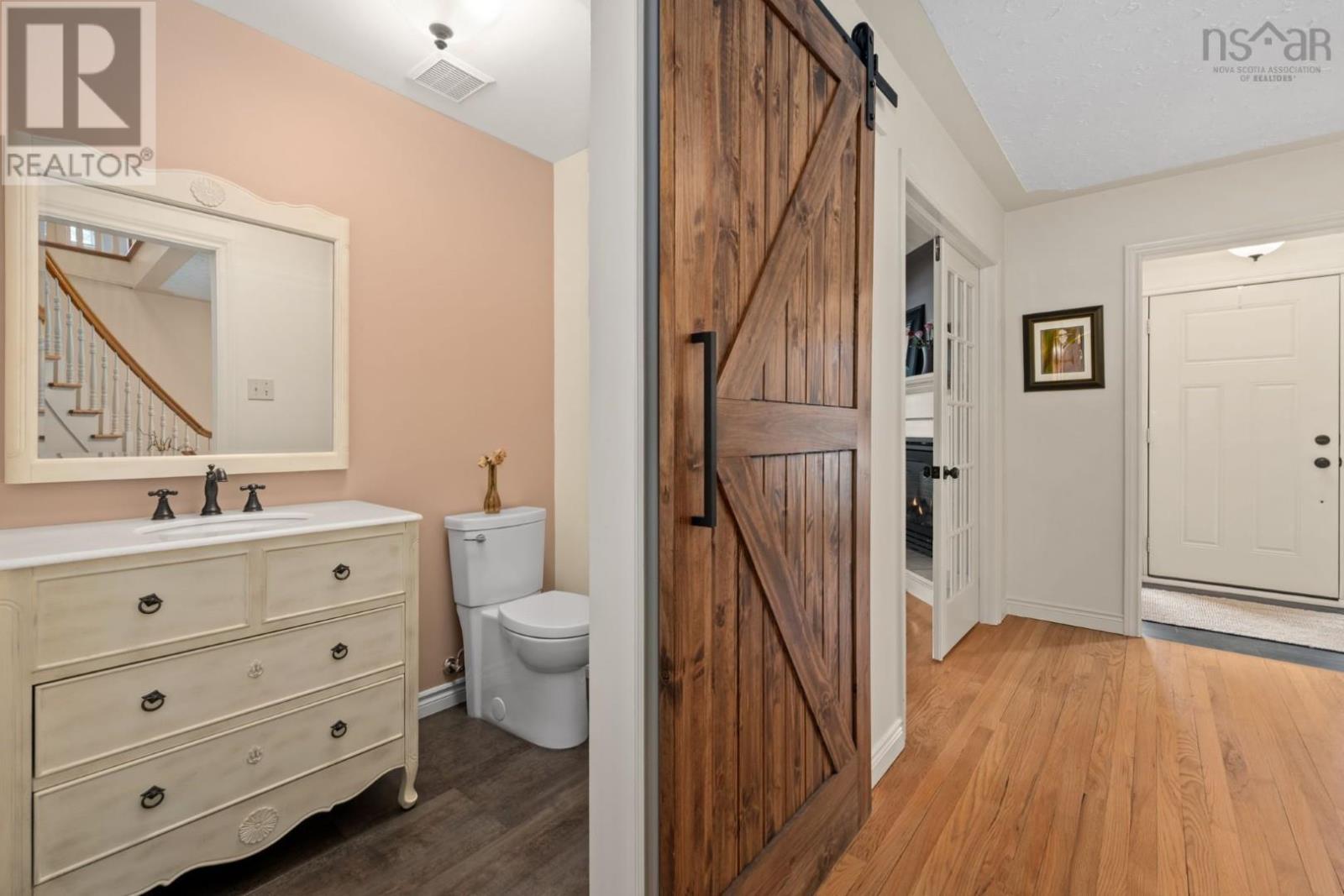 Property 20 of 51 of 34 Norwood Court