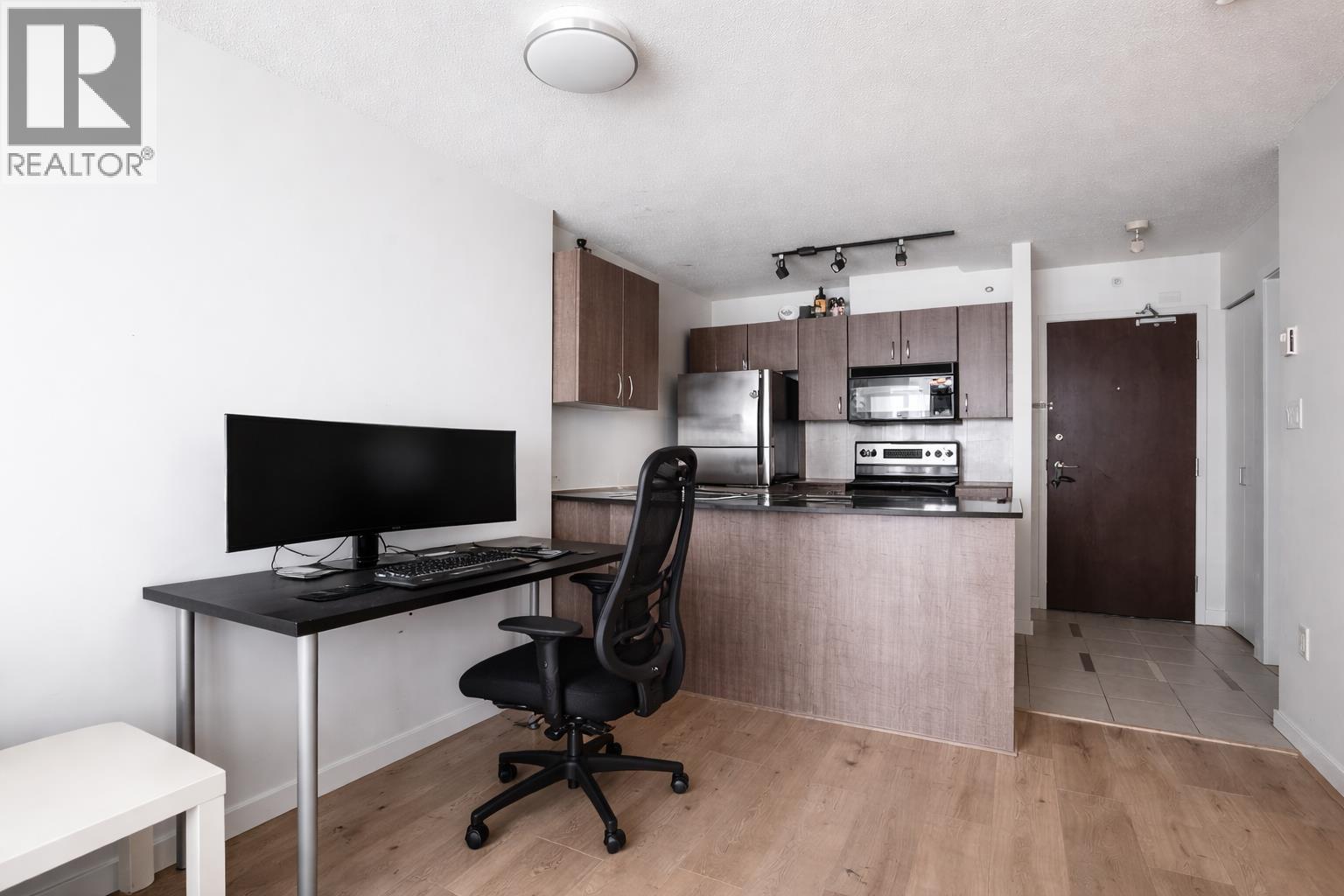 1906 610 GRANVILLE STREET